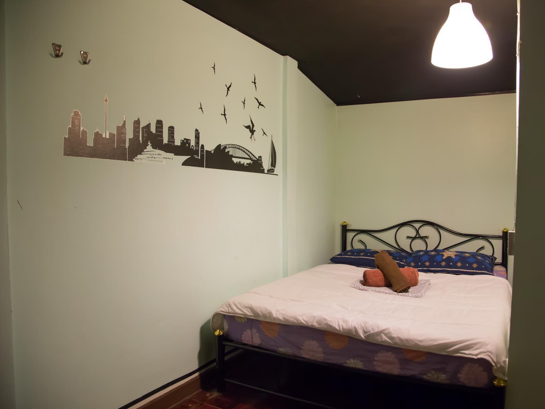 Wacky Fun Party Hostel 방콕 외부 사진