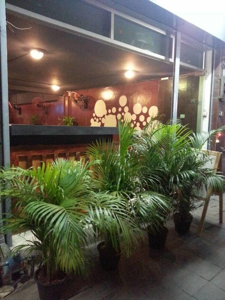 Wacky Fun Party Hostel 방콕 외부 사진