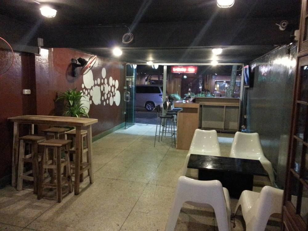 Wacky Fun Party Hostel 방콕 외부 사진