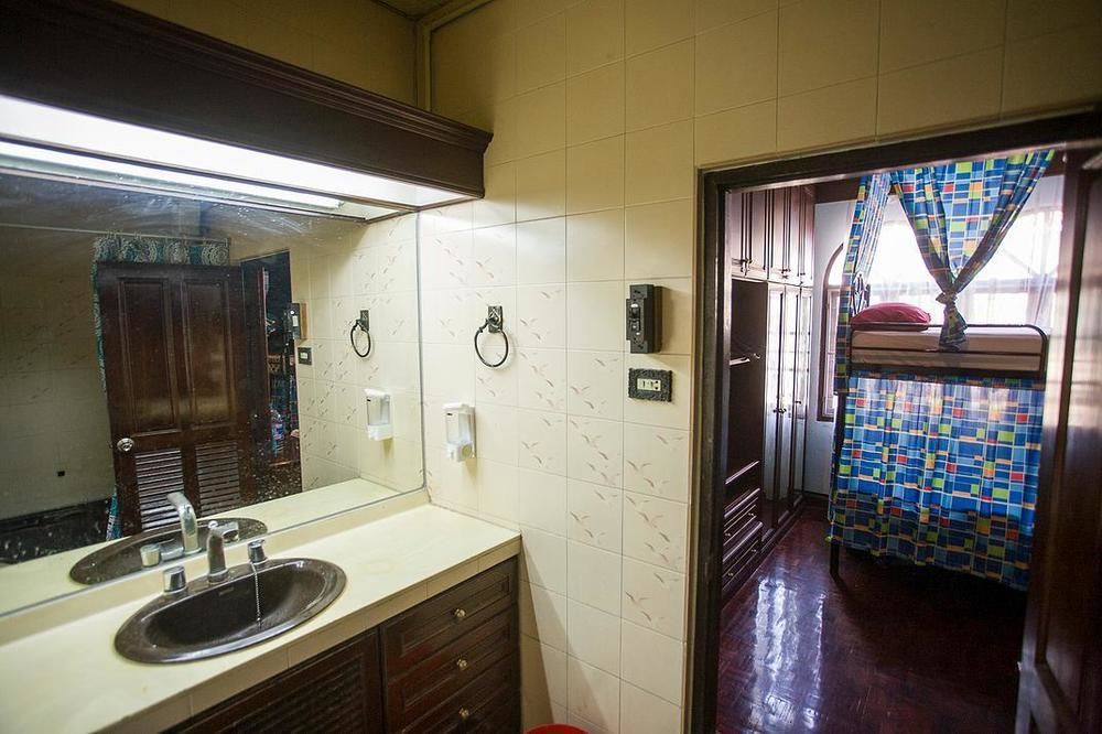 Wacky Fun Party Hostel 방콕 외부 사진